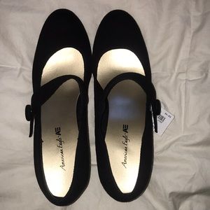 Size 7 American Eagle buckle heels